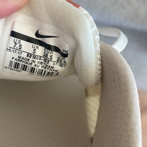 Nike Flex Experience Women's Sz 7.5 Running Shoes Cream Rose Gold NEW - Picture 7 of 7